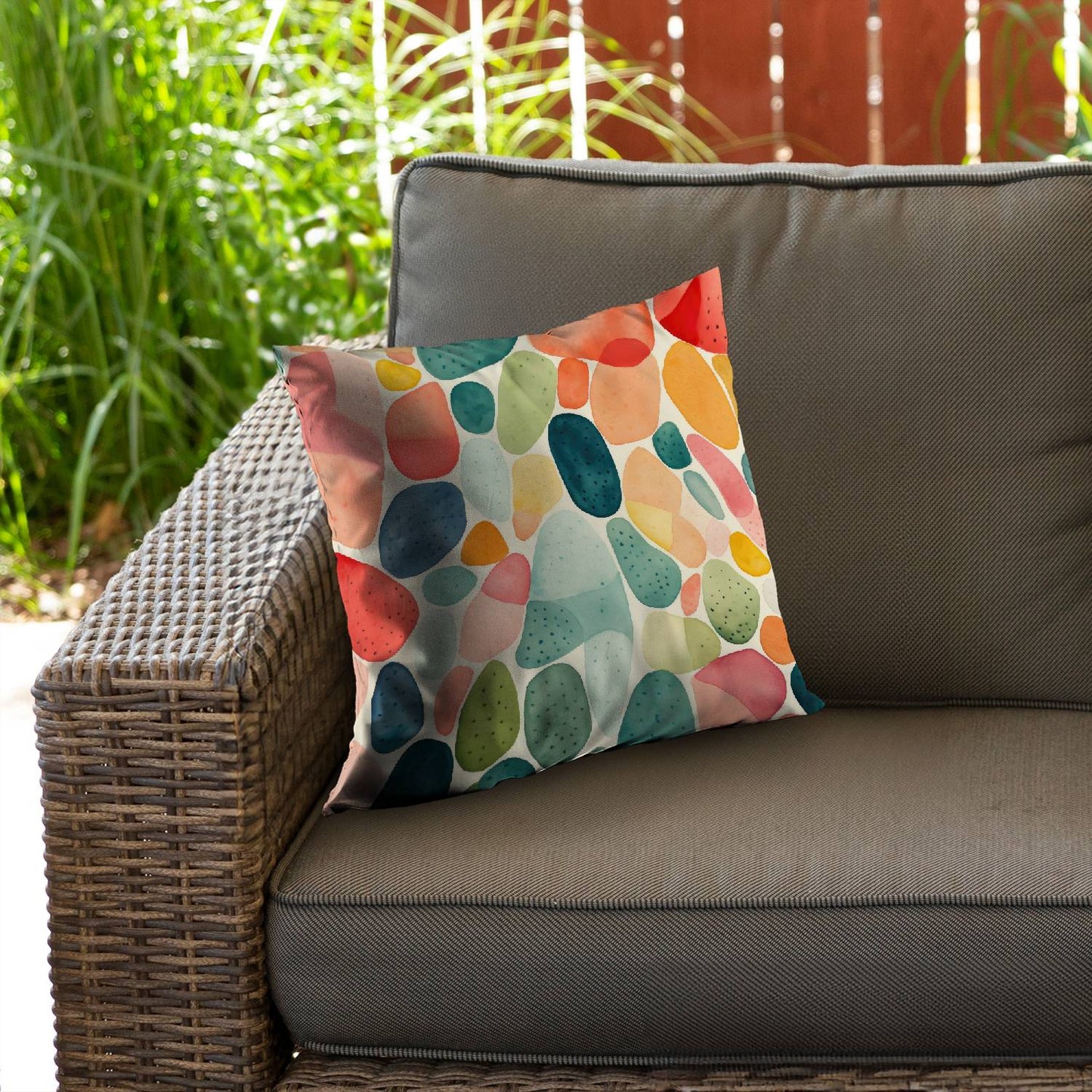 Seedy shapes - Throw pillow - Print on demand