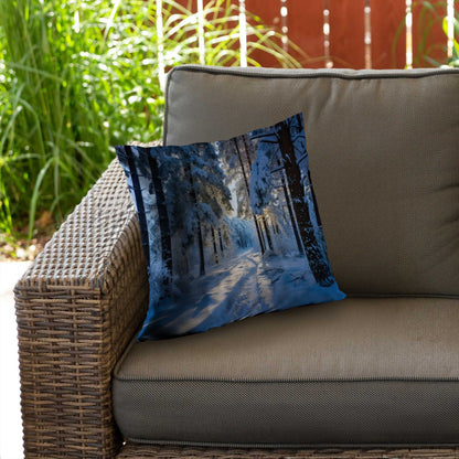 Coussin décoratif en sergé de polyester « Chemin enneigé » - Accessoire de décoration confortable pour la maison