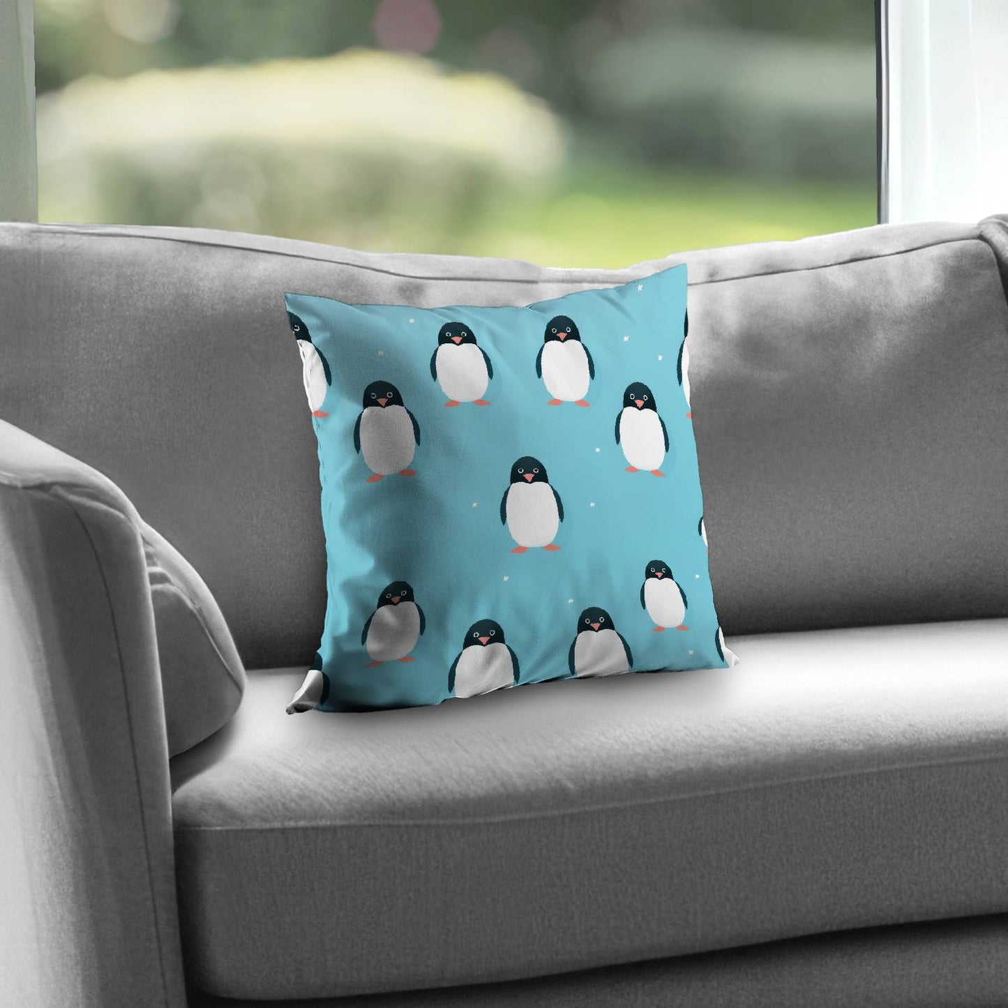 Penguin stare - Throw pillow - Print on demand