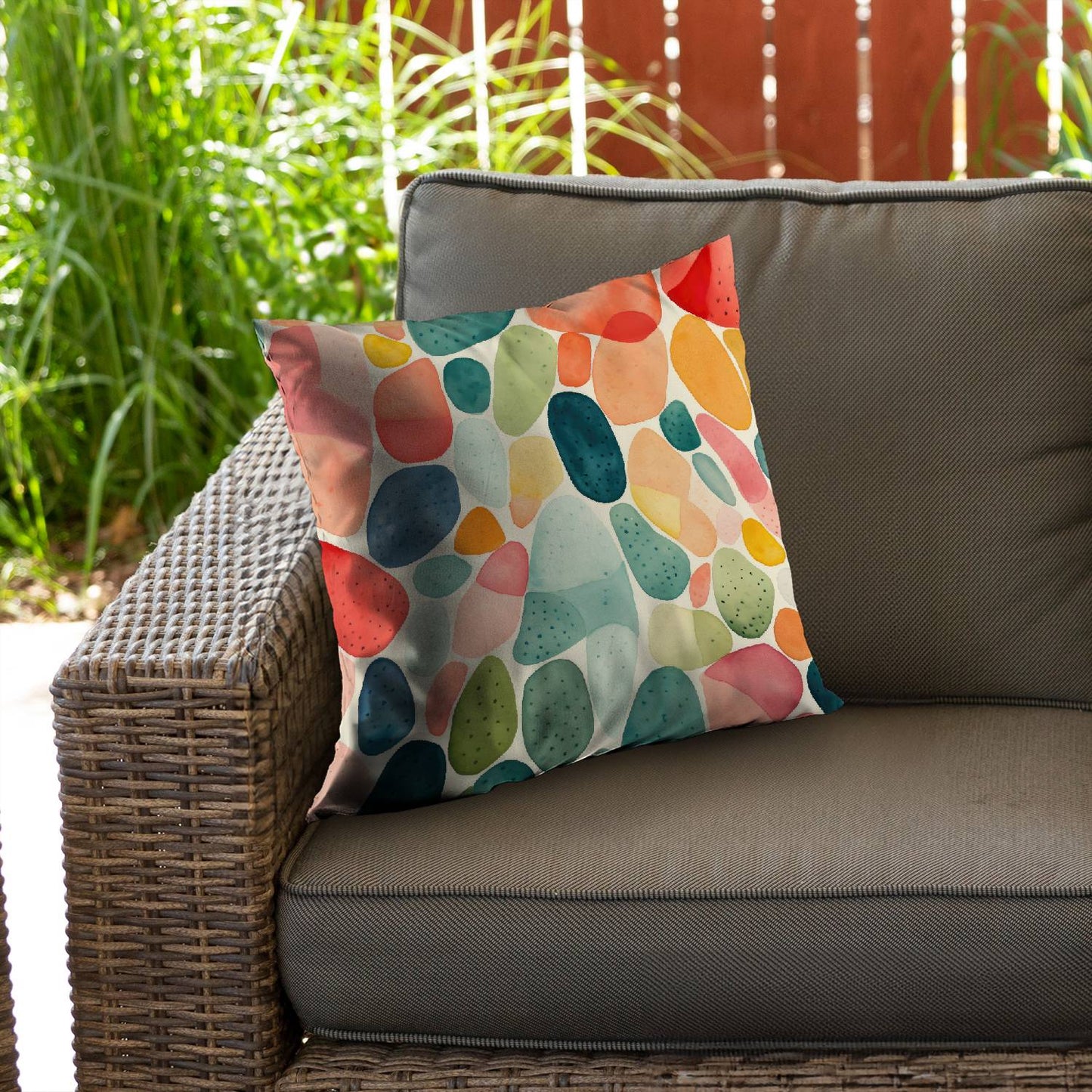 Seedy shapes - Throw pillow - Print on demand