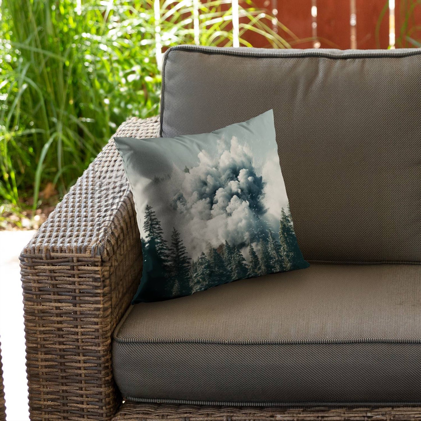 Unwanted catastrophe - Throw pillow - Print on demand